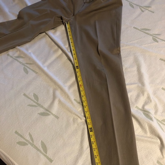 Size 8 Banana Republic Sloan fit stretch pant in putty. - Picture 4 of 5